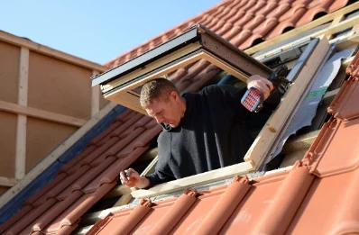 Pose de fenêtres de toit Velux à Fierville-les-Parcs
